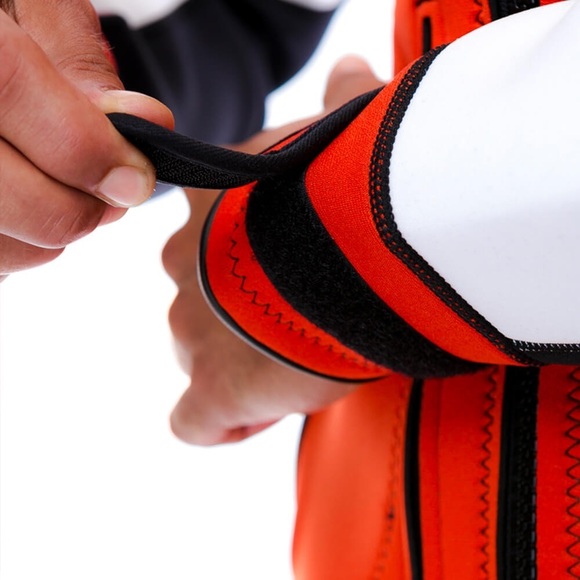 Platinum Sun jacket neoprene Small red white black - Picture 8 of 16